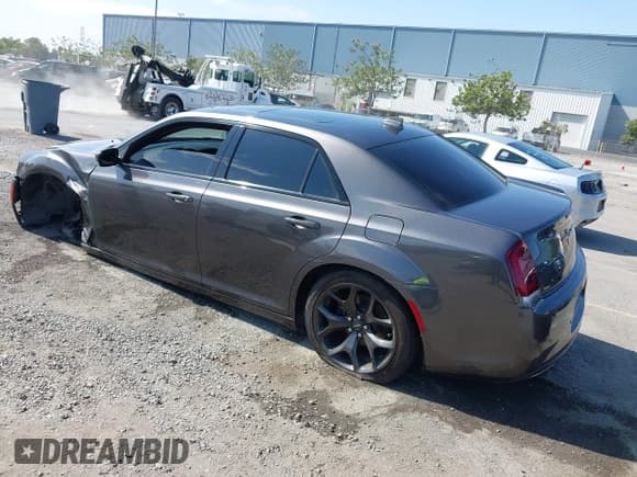 ✅ 2021 Chrysler 300 S • VIN: 2C3CCABG2MH537026 • Lot: 43061681. Listed on IAAI with 78,876 mi. Free auction sales archive from the USA and detailed vehicle history report at DreamBid. Image 3.