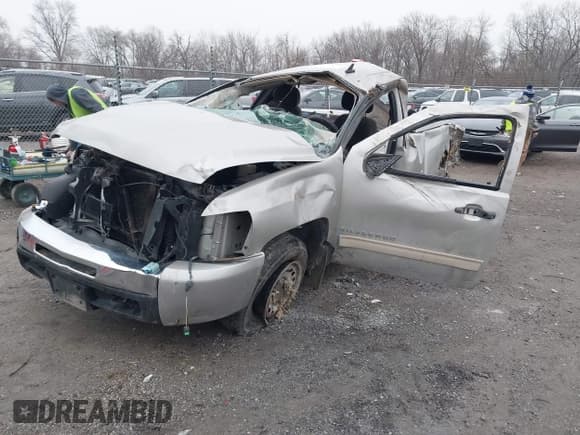 ✅ 2009 Chevrolet Silverado 1500 • VIN: 1GCEC24C69Z138132 • Лот: 41209078. Опубликован ранее на IAAI с пробегом 171 422 миль. Бесплатный доступ к архиву аукционных продаж из США и подробный отчёт об истории автомобиля на DreamBid. Изображение 16.