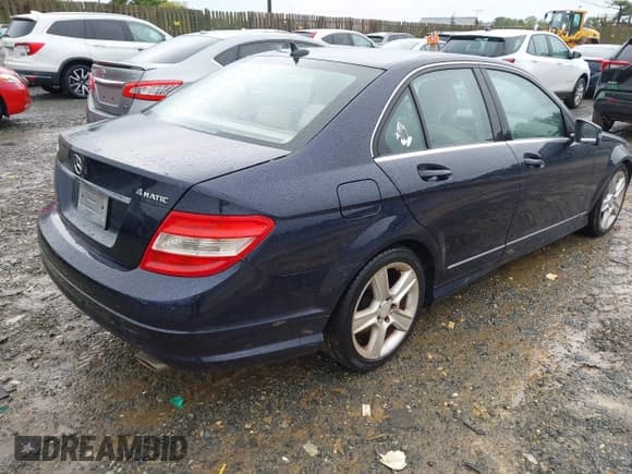 ✅ 2011 Mercedes-Benz C 300 Sport • VIN: WDDGF8BB5BR145579 • Lot: 43250423. Listed on IAAI with 191,693 mi. Free auction sales archive from the USA and detailed vehicle history report at DreamBid. Image 4.