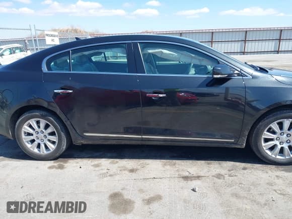 ✅ 2013 Buick LaCrosse Leather • VIN: 1G4GC5ER4DF256294 • Lot: 41924078. Listed on IAAI with 158,402 mi. Free auction sales archive from the USA and detailed vehicle history report at DreamBid. Image 13.