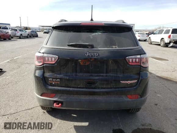 ✅ 2018 Jeep Compass Trailhawk • VIN: 3C4NJDDB7JT207477 • Lot: 70109175. Listed on Copart with 52,853 mi. Free auction sales archive from the USA and detailed vehicle history report at DreamBid. Image 12.