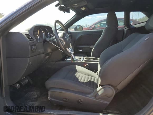 ✅ 2012 Dodge Challenger SXT • VIN: 2C3CDYAG2CH293416 • Lot: 73432504. Wystawiony na Copart z przebiegiem 108 531 mil. Bezpłatny archiwum sprzedaży aukcyjnych z USA i szczegółowy raport historii pojazdu na DreamBid. Zdjęcie 7.