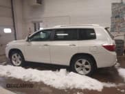 ✅ 2010 Toyota Highlander Limited • VIN: 5TDDK3EH1AS040114 • Lot: 43905641. Listed on IAAI with 240,905 mi. Free auction sales archive from the USA and detailed vehicle history report at DreamBid. Image 14.