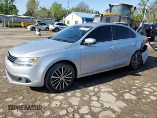 ✅ 2013 Volkswagen Jetta SEL • VIN: 3VWLX7AJ9DM392257 • Lot: 54011485. Listed on Copart with 119,903 mi. Free auction sales archive from the USA and detailed vehicle history report at DreamBid. Image 1.