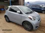 ✅ 2014 Scion iQ • VIN: JTNJJXB08EJ026320 • Lot: 76782474. Wystawiony na Copart z przebiegiem 90 757 mil. Bezpłatny archiwum sprzedaży aukcyjnych z USA i szczegółowy raport historii pojazdu na DreamBid. Zdjęcie 4.