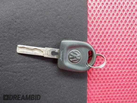 ✅ 2001 Volkswagen Beetle GLS • VIN: 3VWCP21C01M421287 • Lot: 41916015. Listed on IAAI with 413,348 mi. Free auction sales archive from the USA and detailed vehicle history report at DreamBid. Image 11.