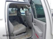 ✅ 2004 Chevrolet Suburban LS • VIN: 3GNFK16Z04G134581 • Лот: 41928119. Опубликован ранее на IAAI с пробегом 300 725 миль. Бесплатный доступ к архиву аукционных продаж из США и подробный отчёт об истории автомобиля на DreamBid. Изображение 8.