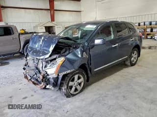 ✅ 2013 Nissan Rogue S • VIN: JN8AS5MV7DW635581 • Лот: 94583115. Опубликован ранее на Copart с пробегом 104 301 миль. Бесплатный доступ к архиву аукционных продаж из США и подробный отчёт об истории автомобиля на DreamBid. Изображение 1.