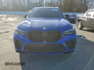✅ 2023 BMW X5 M • VIN: 5YMJU0C0XP9P82776 • Lot: 89808395. Wystawiony na Copart z przebiegiem 25 270 mil. Bezpłatny archiwum sprzedaży aukcyjnych z USA i szczegółowy raport historii pojazdu na DreamBid. Zdjęcie 5.