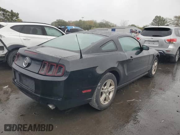 2014 Ford Mustang V6 с VIN 1ZVBP8AM6E5314618, выставлен на аукционе Copart как лот 85578705 с пробегом 185 934 миль миль и Списание • Salvage title. История ставок и продаж доступна на DreamBid. Изображение 3.