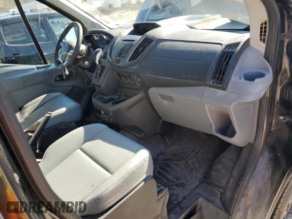 ✅ 2015 Ford Transit Cargo • VIN: 1FTNE1YM4FKB27383 • Lot: 80153074. Wystawiony na Copart z przebiegiem 228 321 mil. Bezpłatny archiwum sprzedaży aukcyjnych z USA i szczegółowy raport historii pojazdu na DreamBid. Zdjęcie 8.