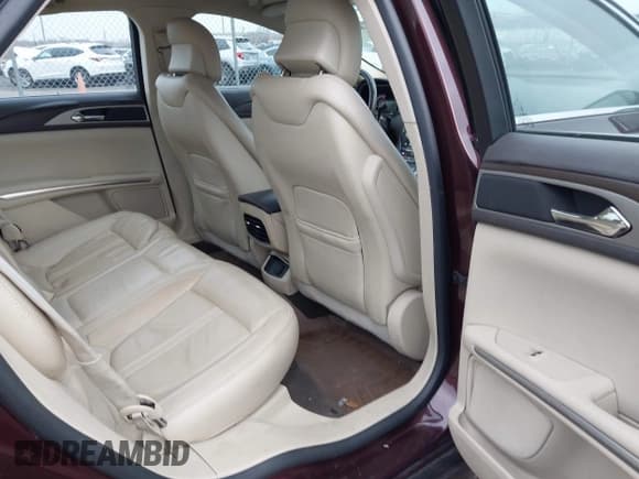 ✅ 2013 Lincoln MKZ • VIN: 3LN6L2G96DR823826 • Lot: 43753343. Wystawiony na IAAI z przebiegiem 201 956 mil. Bezpłatny archiwum sprzedaży aukcyjnych z USA i szczegółowy raport historii pojazdu na DreamBid. Zdjęcie 8.