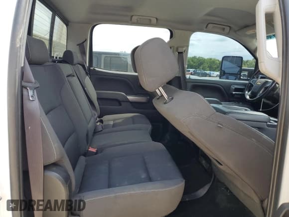 ✅ 2017 Chevrolet Silverado 2500HD LT • VIN: 1GC1KVEY5HF211021 • Lot: 58297065. Wystawiony na Copart z przebiegiem 176 143 mil. Bezpłatny archiwum sprzedaży aukcyjnych z USA i szczegółowy raport historii pojazdu na DreamBid. Zdjęcie 10.