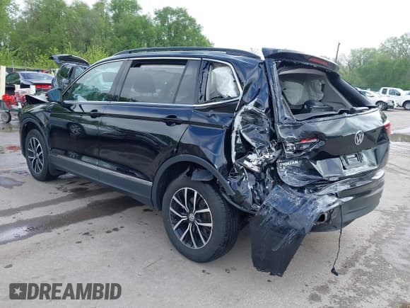 ✅ 2021 Volkswagen Tiguan SE • VIN: 3VV2B7AX9MM045580 • Lot: 42116249. Wystawiony na IAAI z przebiegiem 59 608 mil. Bezpłatny archiwum sprzedaży aukcyjnych z USA i szczegółowy raport historii pojazdu na DreamBid. Zdjęcie 3.