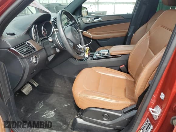 ✅ 2017 Mercedes-Benz GLE 43 AMG • VIN: 4JGDA6EB5HA972349 • Lot: 67997085. Wystawiony na Copart z przebiegiem 38 845 mil. Bezpłatny archiwum sprzedaży aukcyjnych z USA i szczegółowy raport historii pojazdu na DreamBid. Zdjęcie 7.