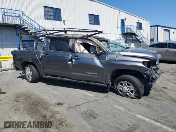 ✅ 2017 Toyota Tundra SR5 • VIN: 5TFEY5F15HX219597 • Лот: 80036335. Опубликован ранее на Copart с пробегом Не указан. Бесплатный доступ к архиву аукционных продаж из США и подробный отчёт об истории автомобиля на DreamBid. Изображение 4.