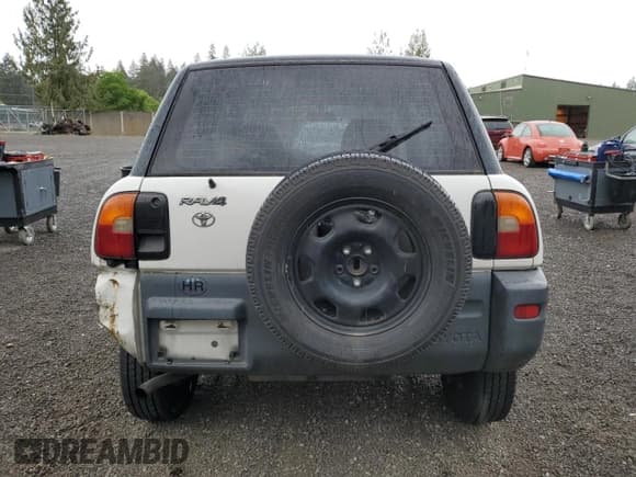 ✅ 1997 Toyota RAV4 • VIN: JT3XP10V2V0007152 • Lot: 56968065. Wystawiony na Copart z przebiegiem 201 936 mil. Bezpłatny archiwum sprzedaży aukcyjnych z USA i szczegółowy raport historii pojazdu na DreamBid. Zdjęcie 6.