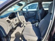 ✅ 2017 Chevrolet Traverse LS • VIN: 1GNKVFED5HJ144133 • Lot: 86885355. Wystawiony na Copart z przebiegiem 91 453 mil. Bezpłatny archiwum sprzedaży aukcyjnych z USA i szczegółowy raport historii pojazdu na DreamBid. Zdjęcie 7.