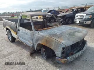 ✅ 1996 GMC Sierra 1500 • VIN: 1GTEC14W6TZ502593 • Лот: 42117722. Опубликован ранее на IAAI с пробегом Не указан. Бесплатный доступ к архиву аукционных продаж из США и подробный отчёт об истории автомобиля на DreamBid. Изображение 1.