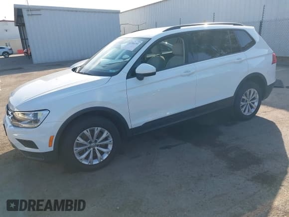 ✅ 2020 Volkswagen Tiguan S • VIN: 3VV1B7AX4LM098567 • Лот: 41504191. Опубликован ранее на IAAI с пробегом 106 012 миль. Бесплатный доступ к архиву аукционных продаж из США и подробный отчёт об истории автомобиля на DreamBid. Изображение 2.