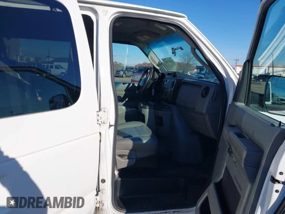 ✅ 2014 Ford Econoline Passenger XL • VIN: 1FBSS3BL1EDA45982 • Lot: 43803998. Listed on IAAI with 229,116 mi. Free auction sales archive from the USA and detailed vehicle history report at DreamBid. Image 5.