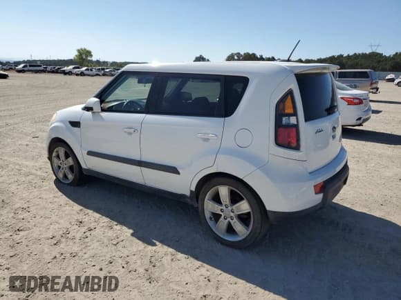 ✅ 2011 Kia Soul + • VIN: KNDJT2A21B7705164 • Lot: 69143715. Wystawiony na Copart z przebiegiem 249 008 mil. Bezpłatny archiwum sprzedaży aukcyjnych z USA i szczegółowy raport historii pojazdu na DreamBid. Zdjęcie 2.