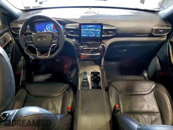 ✅ 2022 Ford Explorer ST • VIN: 1FM5K8GCXNGB11700 • Lot: 94141055. Wystawiony na Copart z przebiegiem 27 839 mil. Bezpłatny archiwum sprzedaży aukcyjnych z USA i szczegółowy raport historii pojazdu na DreamBid. Zdjęcie 8.