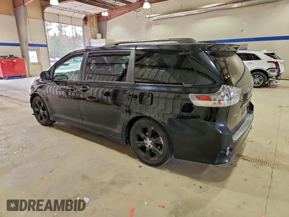 ✅ 2011 Toyota Sienna SE • VIN: 5TDXK3DC3BS078321 • Lot: 93900495. Listed on Copart with 151,536 mi. Free auction sales archive from the USA and detailed vehicle history report at DreamBid. Image 2.