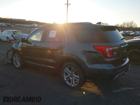 ✅ 2017 Ford Explorer XLT • VIN: 1FM5K8D87HGD15357 • Лот: 43184668. Опубликован ранее на IAAI с пробегом 109 074 миль. Бесплатный доступ к архиву аукционных продаж из США и подробный отчёт об истории автомобиля на DreamBid. Изображение 3.