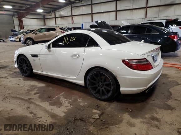 ✅ 2014 Mercedes-Benz SLK 250 • VIN: WDDPK4HA8EF092580 • Лот: 80237154. Опубликован ранее на Copart с пробегом 111 151 миль. Бесплатный доступ к архиву аукционных продаж из США и подробный отчёт об истории автомобиля на DreamBid. Изображение 2.