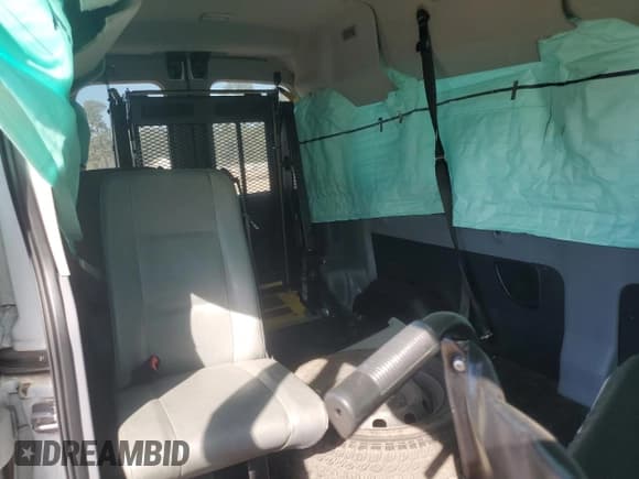 ✅ 2017 Ford Transit XL • VIN: 1FDZX2CM3HKA11793 • Lot: 75661334. Wystawiony na Copart z przebiegiem 96 112 mil. Bezpłatny archiwum sprzedaży aukcyjnych z USA i szczegółowy raport historii pojazdu na DreamBid. Zdjęcie 10.