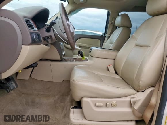 ✅ 2013 Chevrolet Suburban LTZ • VIN: 1GNSCKE0XDR149819 • Lot: 55429145. Wystawiony na Copart z przebiegiem 163 846 mil. Bezpłatny archiwum sprzedaży aukcyjnych z USA i szczegółowy raport historii pojazdu na DreamBid. Zdjęcie 7.