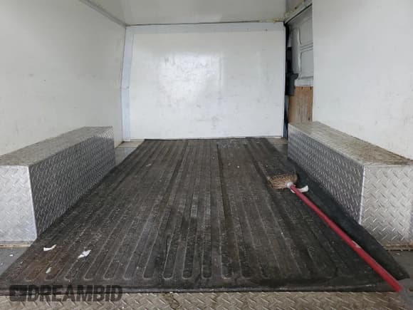 ✅ 2014 Nissan NV S • VIN: 1N6BF0KL8EN111501 • Lot: 46305225. Wystawiony na Copart z przebiegiem 131 138 mil. Bezpłatny archiwum sprzedaży aukcyjnych z USA i szczegółowy raport historii pojazdu na DreamBid. Zdjęcie 10.