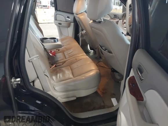 ✅ 2014 Chevrolet Tahoe LT • VIN: 1GNSCBE07ER249202 • Lot: 42546283. Listed on IAAI with 124,538 mi. Free auction sales archive from the USA and detailed vehicle history report at DreamBid. Image 8.