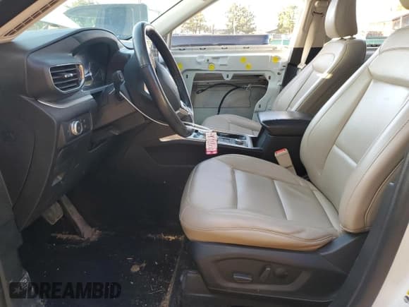 ✅ 2021 Ford Explorer XLT • VIN: 1FMSK8DH4MGA53536 • Lot: 51454085. Wystawiony na Copart z przebiegiem 64 733 mil. Bezpłatny archiwum sprzedaży aukcyjnych z USA i szczegółowy raport historii pojazdu na DreamBid. Zdjęcie 7.