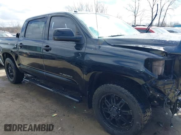 ✅ 2016 Toyota Tundra SR5 • VIN: 5TFEM5F13GX102952 • Lot: 41881999. Listed on IAAI with 106,065 mi. Free auction sales archive from the USA and detailed vehicle history report at DreamBid. Image 14.
