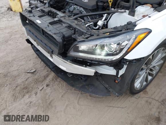 ✅ 2016 Hyundai Genesis 3.8L • VIN: KMHGN4JE6GU140327 • Lot: 41623499. Wystawiony na IAAI z przebiegiem 72 942 mil. Bezpłatny archiwum sprzedaży aukcyjnych z USA i szczegółowy raport historii pojazdu na DreamBid. Zdjęcie 6.