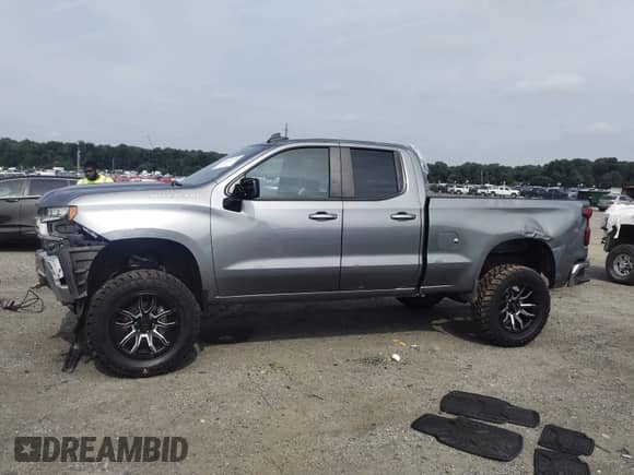 2020 Chevrolet Silverado 1500 LT z VIN 1GCRYDEK6LZ115154, wystawiony jako IAAI lot #42620238 z przebiegiem 97 370 mil mil oraz . Historia ofert i sprzedaży dostępna na DreamBid. Obrazek 14.