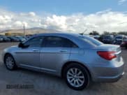 ✅ 2013 Chrysler 200 Limited • VIN: 1C3CCBCG5DN706600 • Лот: 82140215. Опубликован ранее на Copart с пробегом 115 765 миль. Бесплатный доступ к архиву аукционных продаж из США и подробный отчёт об истории автомобиля на DreamBid. Изображение 2.