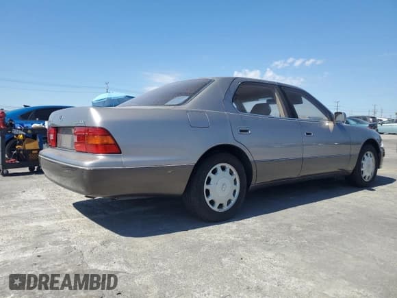✅ 1995 Lexus LS 400 • VIN: JT8UF22E1S0032123 • Lot: 80898705. Listed on Copart with 78,846 mi. Free auction sales archive from the USA and detailed vehicle history report at DreamBid. Image 3.