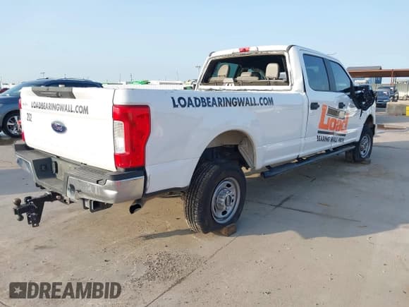 ✅ 2018 Ford F-250 XL • VIN: 1FT7W2B61JEC76881 • Lot: 41909429. Listed on IAAI with 139,316 mi. Free auction sales archive from the USA and detailed vehicle history report at DreamBid. Image 4.
