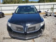 ✅ 2016 Lincoln MKT • VIN: 2LMHJ5FK7GBL03162 • Lot: 87295875. Wystawiony na Copart z przebiegiem 153 473 mil. Bezpłatny archiwum sprzedaży aukcyjnych z USA i szczegółowy raport historii pojazdu na DreamBid. Zdjęcie 5.