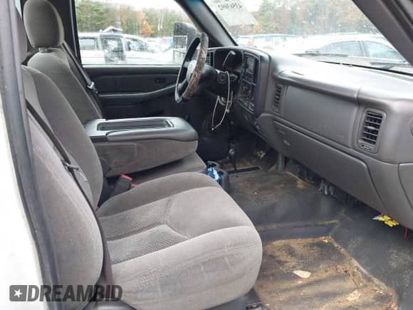 2007 Chevrolet Silverado 2500HD z VIN 1GBHK24U47E167887, wystawiony jako IAAI lot #43563092 z przebiegiem 133 727 mil mil oraz . Historia ofert i sprzedaży dostępna na DreamBid. Obrazek 5.