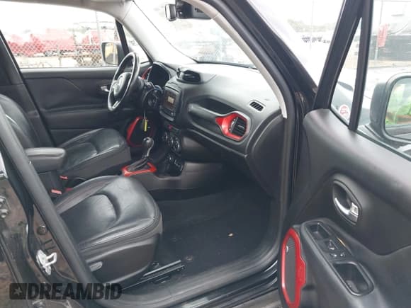 ✅ 2017 Jeep Renegade Trailhawk • VIN: ZACCJBCB3HPF32738 • Лот: 42206193. Опубликован ранее на IAAI с пробегом 142 797 миль. Бесплатный доступ к архиву аукционных продаж из США и подробный отчёт об истории автомобиля на DreamBid. Изображение 5.