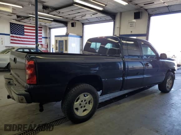 ✅ 2006 Chevrolet Silverado 1500 LS • VIN: 2GCEK19B861135914 • Lot: 75017414. Wystawiony na Copart z przebiegiem 183 185 mil mil. Skorzystaj z bezpłatnego archiwum sprzedaży aukcyjnych z USA i zobacz szczegółowy raport historii pojazdu na DreamBid. Zdjęcie 3.