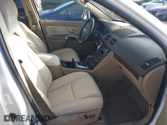 ✅ 2014 Volvo XC90 • VIN: YV4952CY6E1703087 • Лот: 42771484. Опубликован ранее на IAAI с пробегом 79 648 миль. Бесплатный доступ к архиву аукционных продаж из США и подробный отчёт об истории автомобиля на DreamBid. Изображение 5.