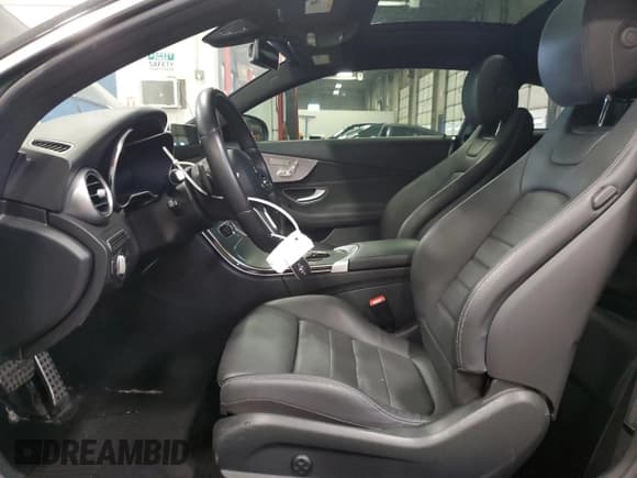 ✅ 2021 Mercedes-Benz C 300 • VIN: W1KWJ8EB5MG070371 • Lot: 55739105. Wystawiony na Copart z przebiegiem 46 947 mil. Bezpłatny archiwum sprzedaży aukcyjnych z USA i szczegółowy raport historii pojazdu na DreamBid. Zdjęcie 7.