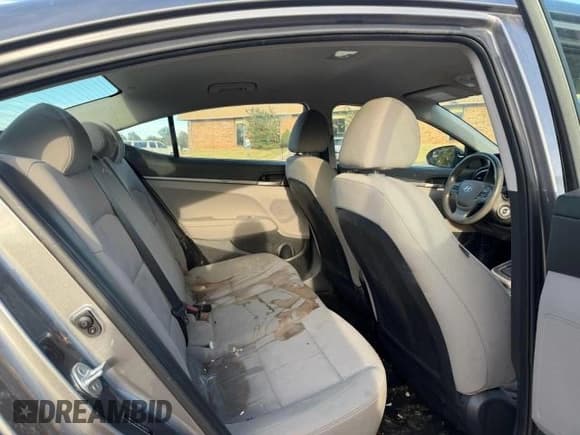 ✅ 2018 Hyundai Elantra SE • VIN: 5NPD74LF8JH350727 • Лот: 92305225. Опубликован ранее на Copart с пробегом 107 033 миль. Бесплатный доступ к архиву аукционных продаж из США и подробный отчёт об истории автомобиля на DreamBid. Изображение 6.