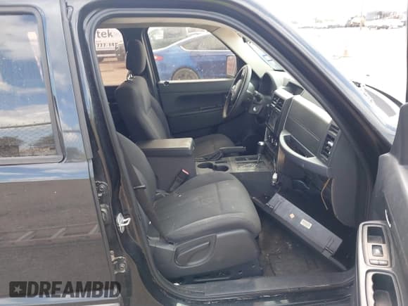 ✅ 2011 Jeep Liberty Sport • VIN: 1J4PP2GK9BW530720 • Лот: 43707594. Опубликован ранее на IAAI с пробегом 156 731 миль. Бесплатный доступ к архиву аукционных продаж из США и подробный отчёт об истории автомобиля на DreamBid. Изображение 5.