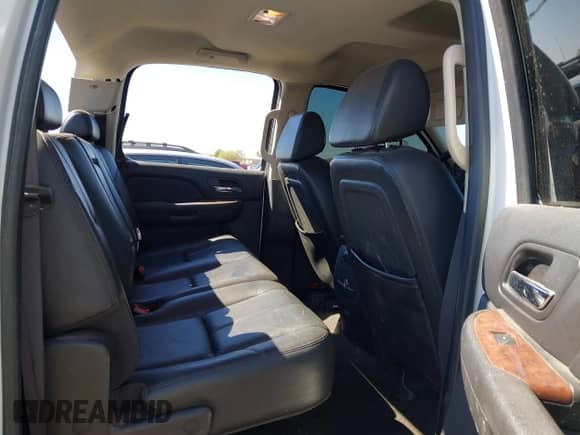 2008 Chevrolet Silverado 3500HD SRW LTZ with VIN 1GCHK33658F172919, listed as a IAAI auction lot 41622999 with 235,636 mi miles and . Bid and sale history available at DreamBid. Image 8.